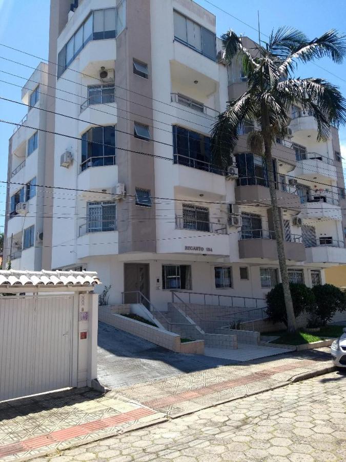 Apto Na Praia De 1 Dormitorio Com Vista Pro Mar A Poucos Passos Da Areia Apartment Florianopolis Exterior photo